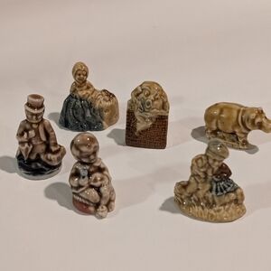 6 Vintage Wade Red Rose Tea Ceramic Animal Figurine.